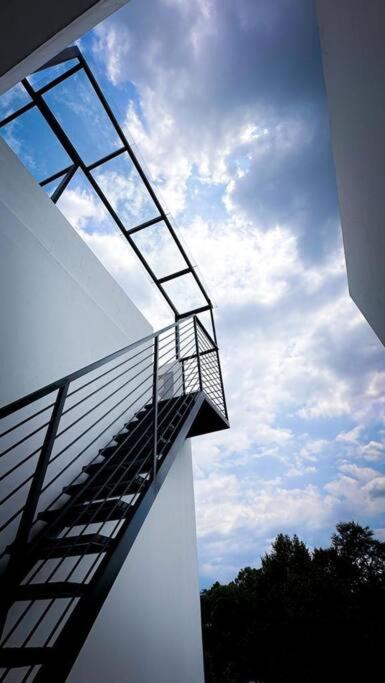Villa 55 With Pool, Karaoke And Rooftop Bogor Buitenkant foto