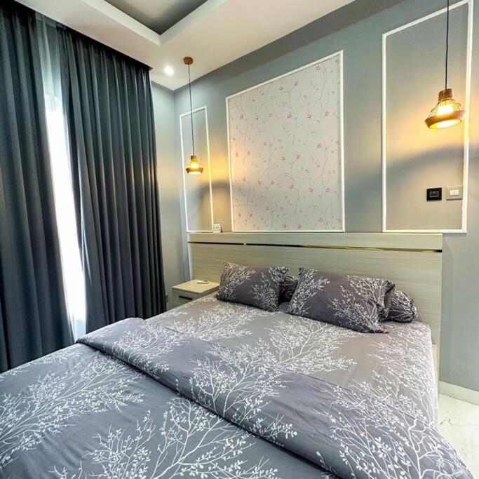 Villa 55 With Pool, Karaoke And Rooftop Bogor Buitenkant foto